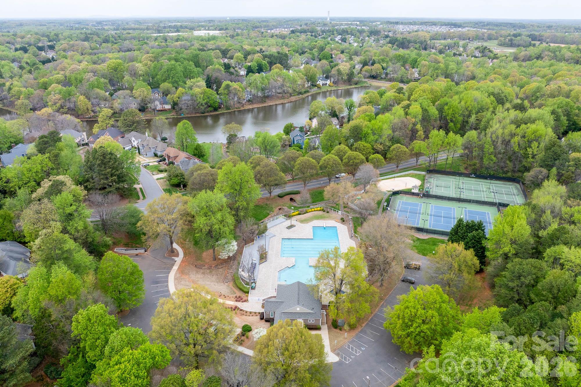 9907 Davis Lake Parkway — Charlotte