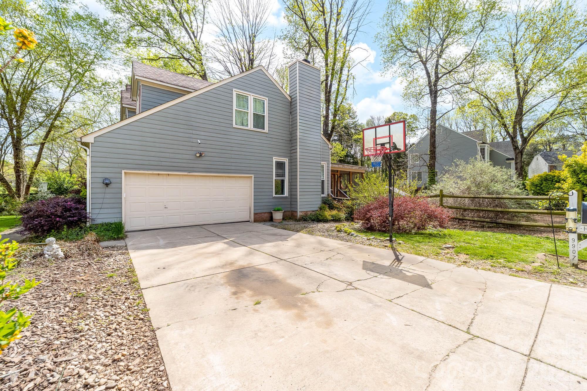 9907 Davis Lake Parkway — Charlotte