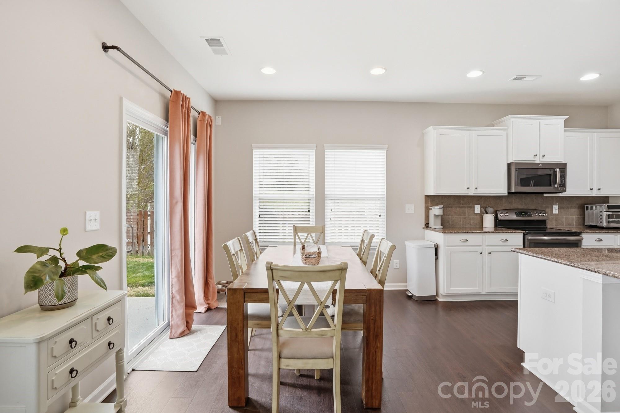 1529 Taryn Lane — Clover