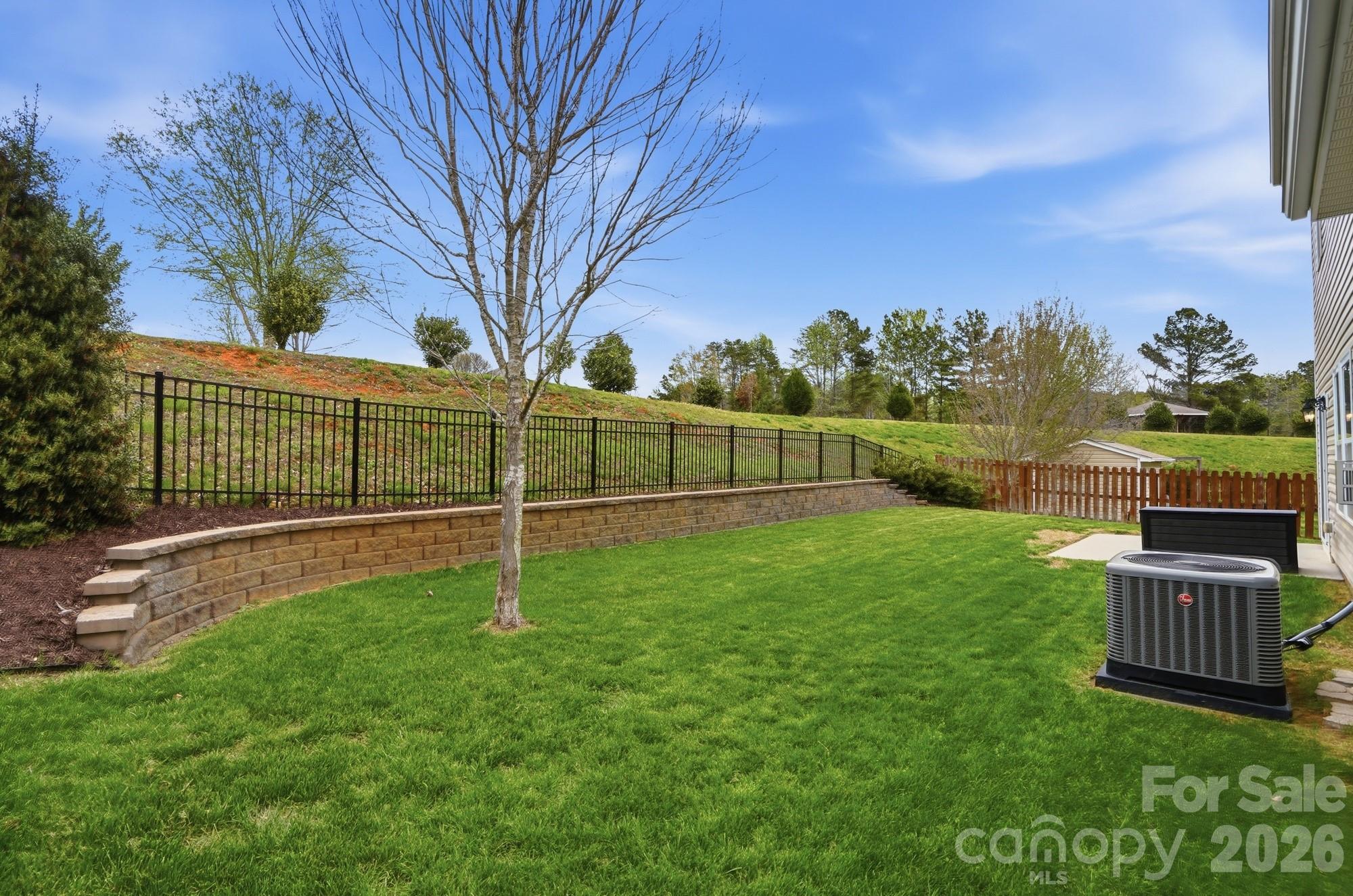 1529 Taryn Lane — Clover