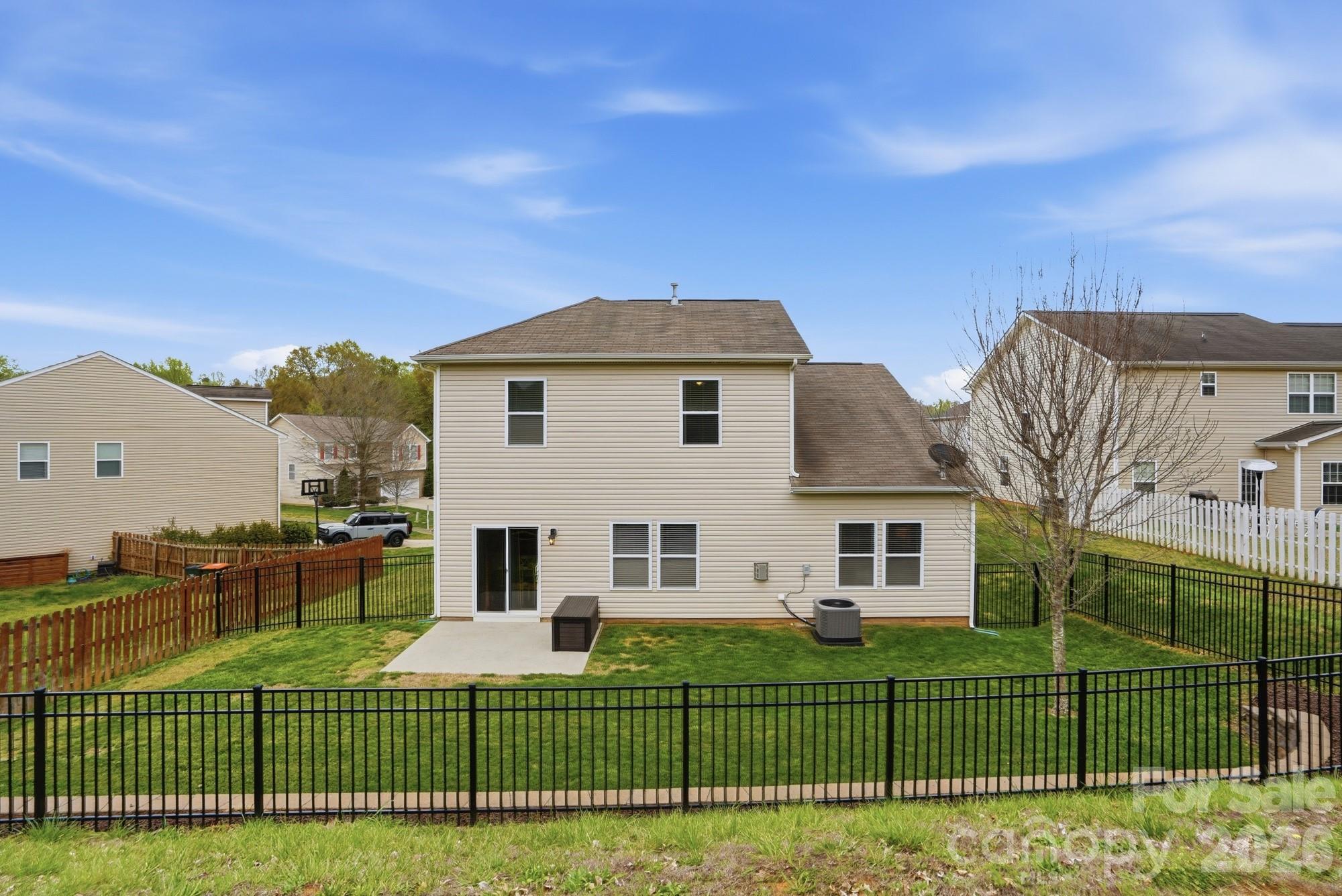 1529 Taryn Lane — Clover