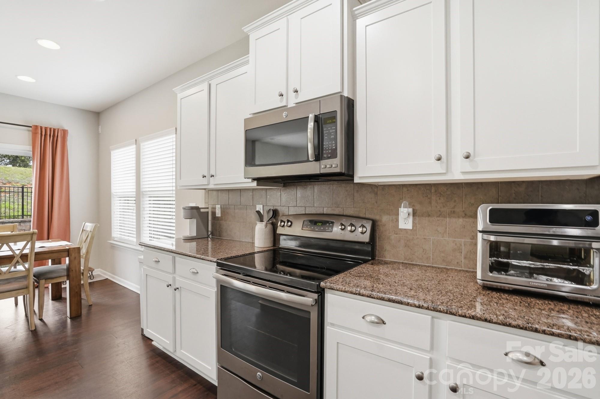 1529 Taryn Lane — Clover