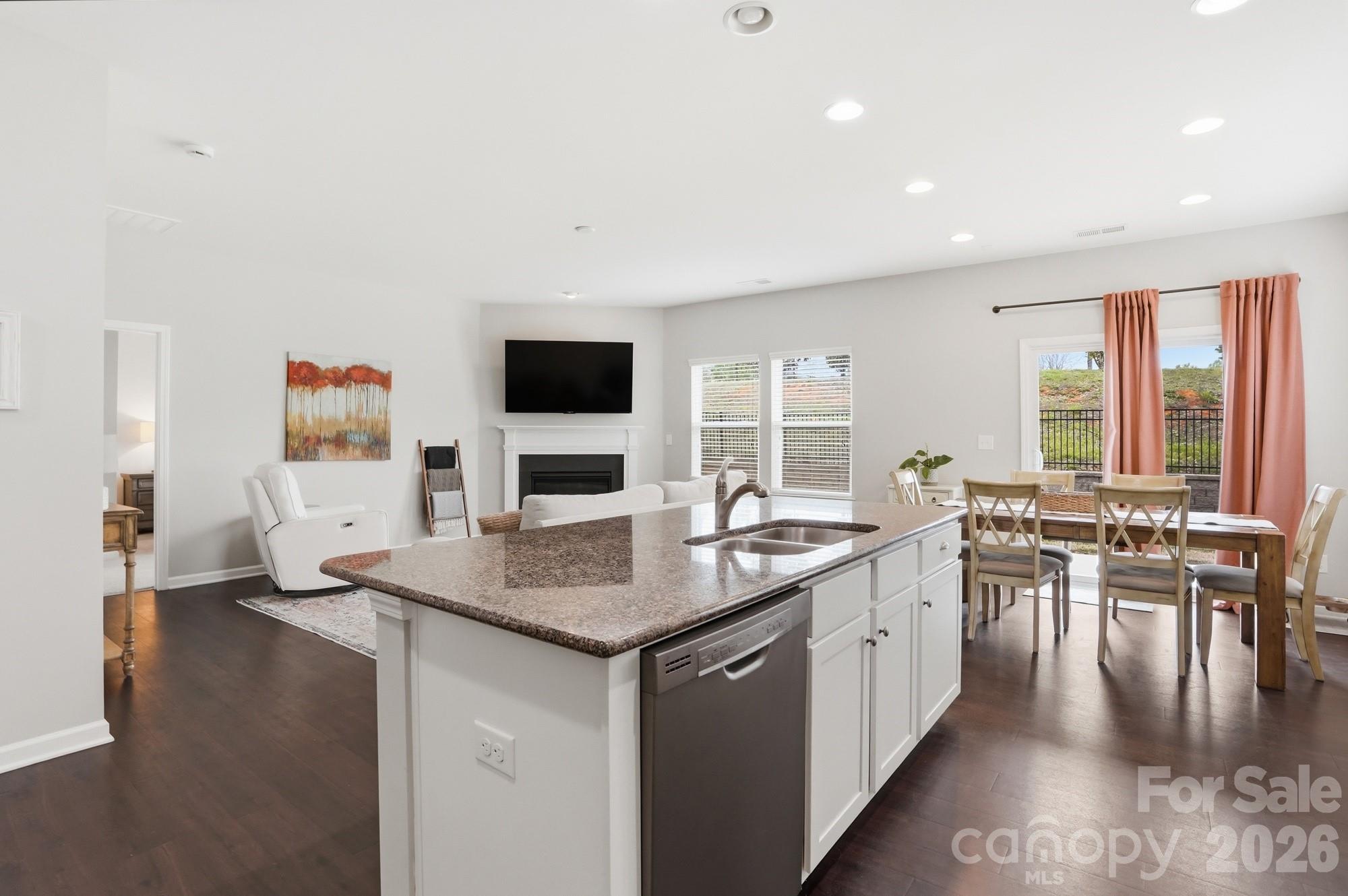 1529 Taryn Lane — Clover
