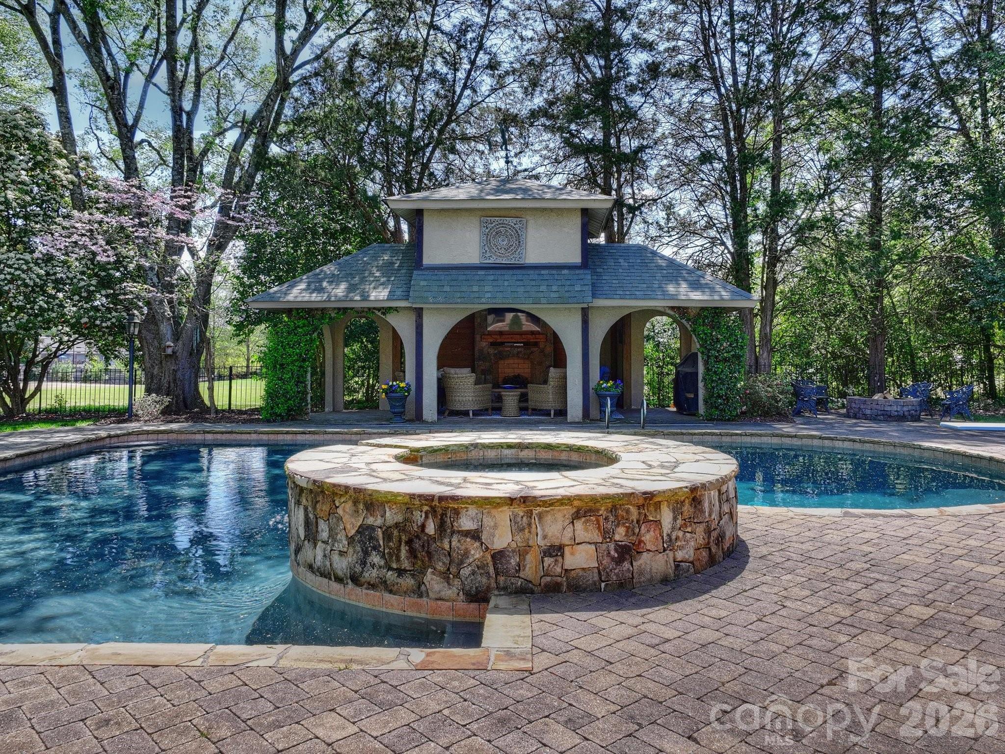4330 Carmel Valley Road — Charlotte