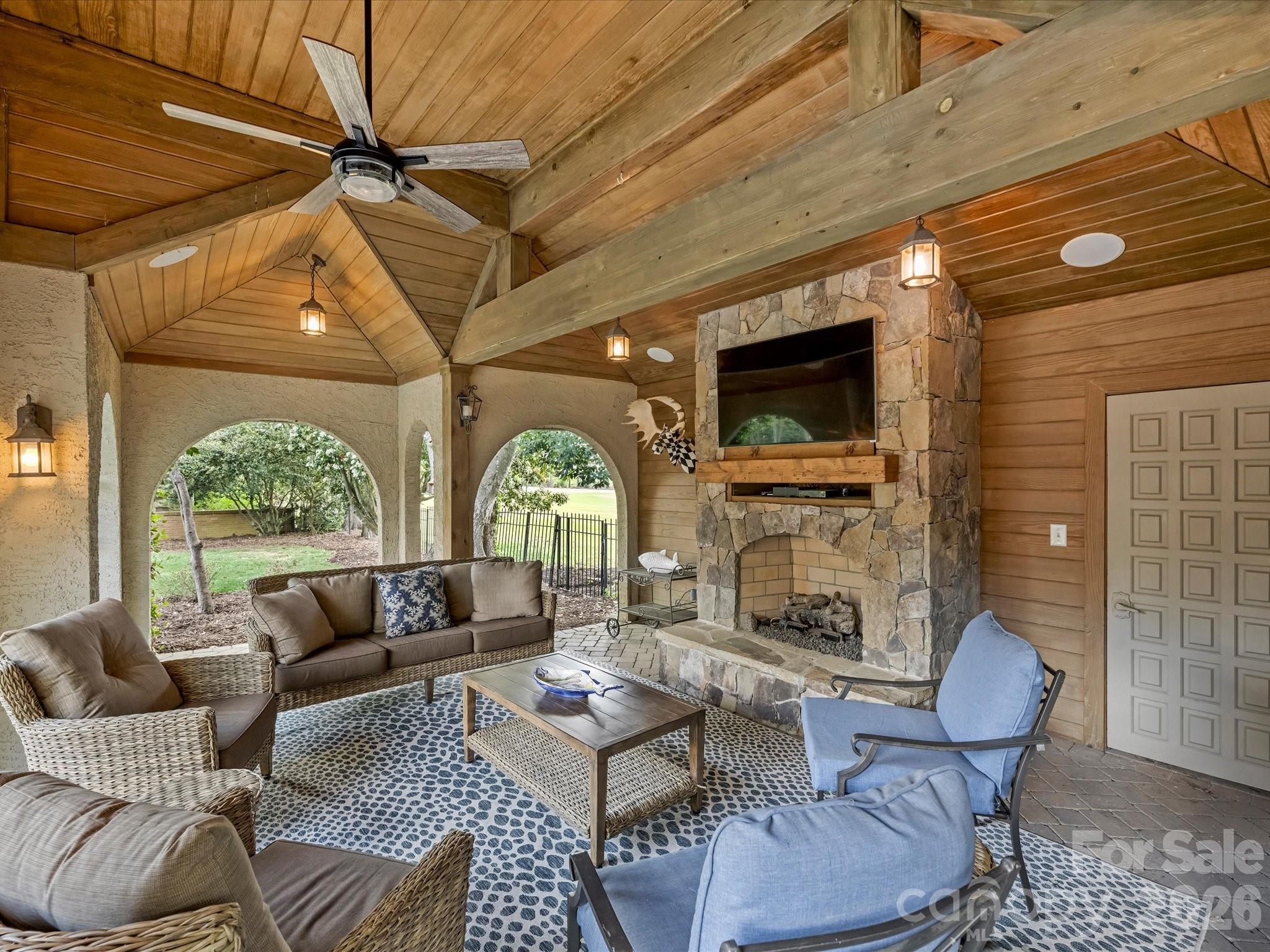 4330 Carmel Valley Road — Charlotte