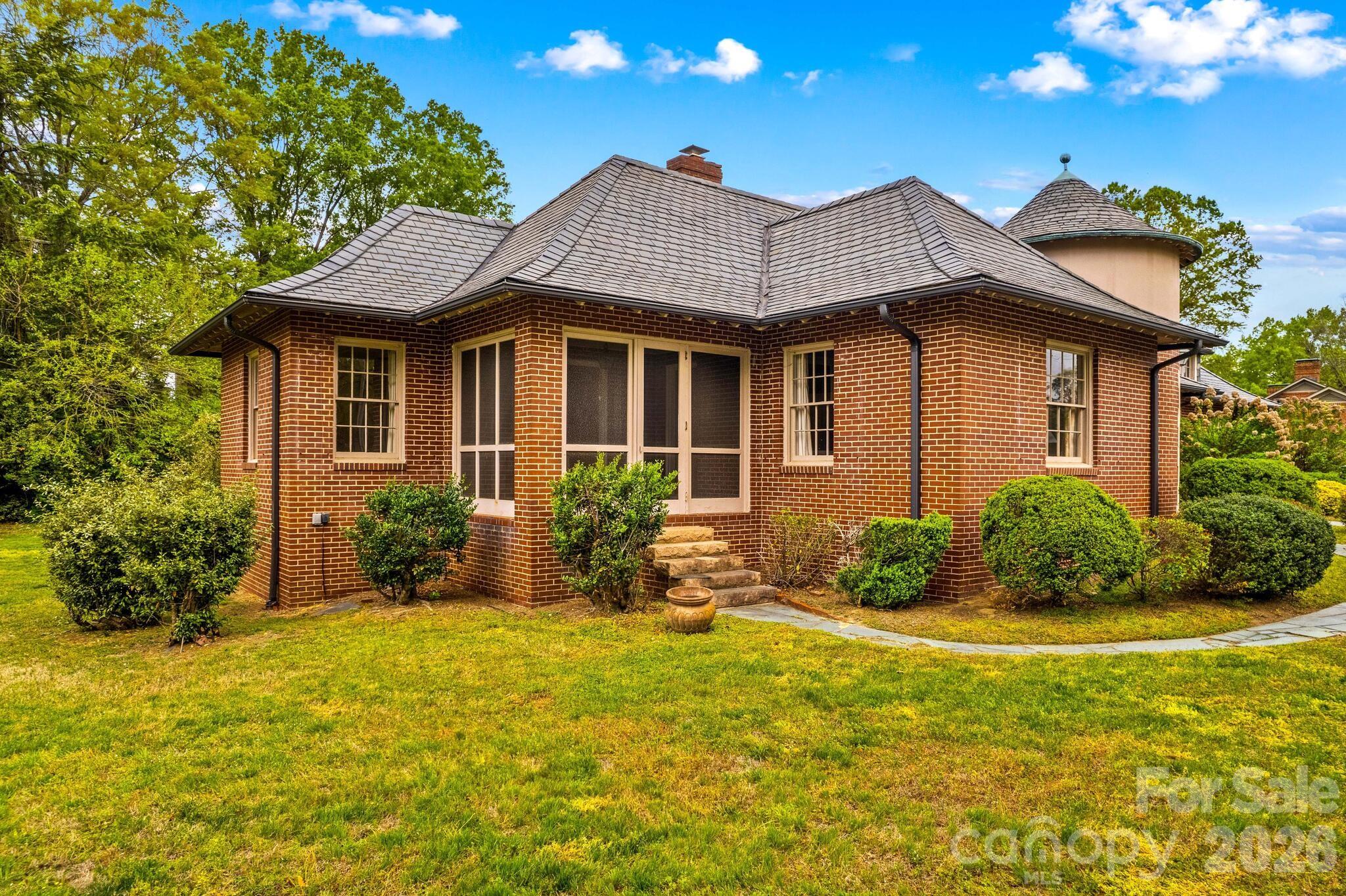 725 Mocksville Avenue — Salisbury