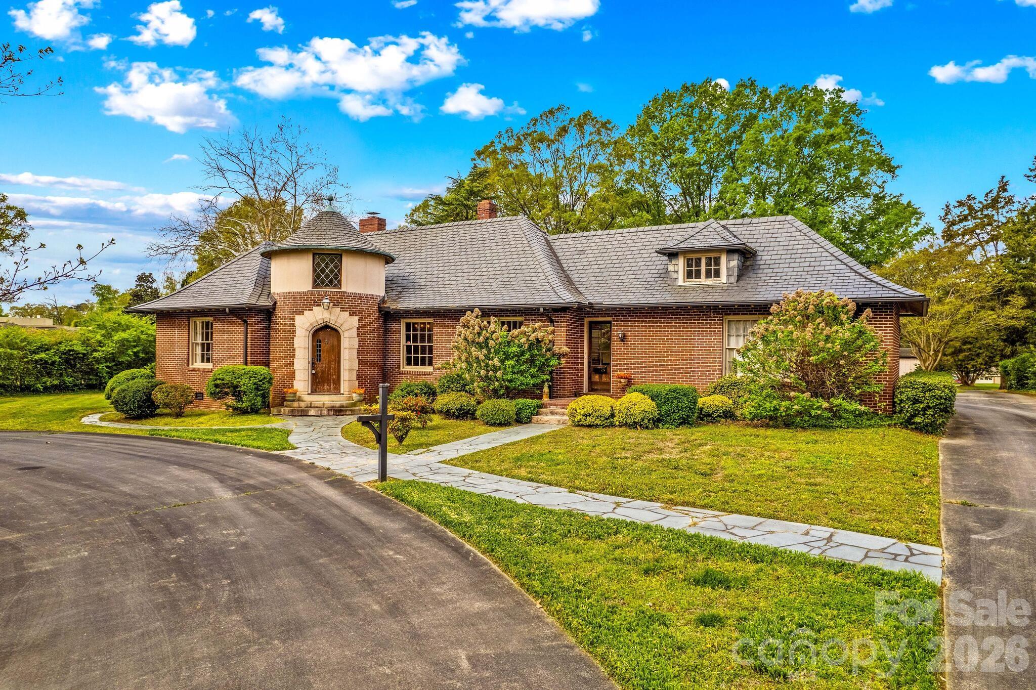 725 Mocksville Avenue — Salisbury