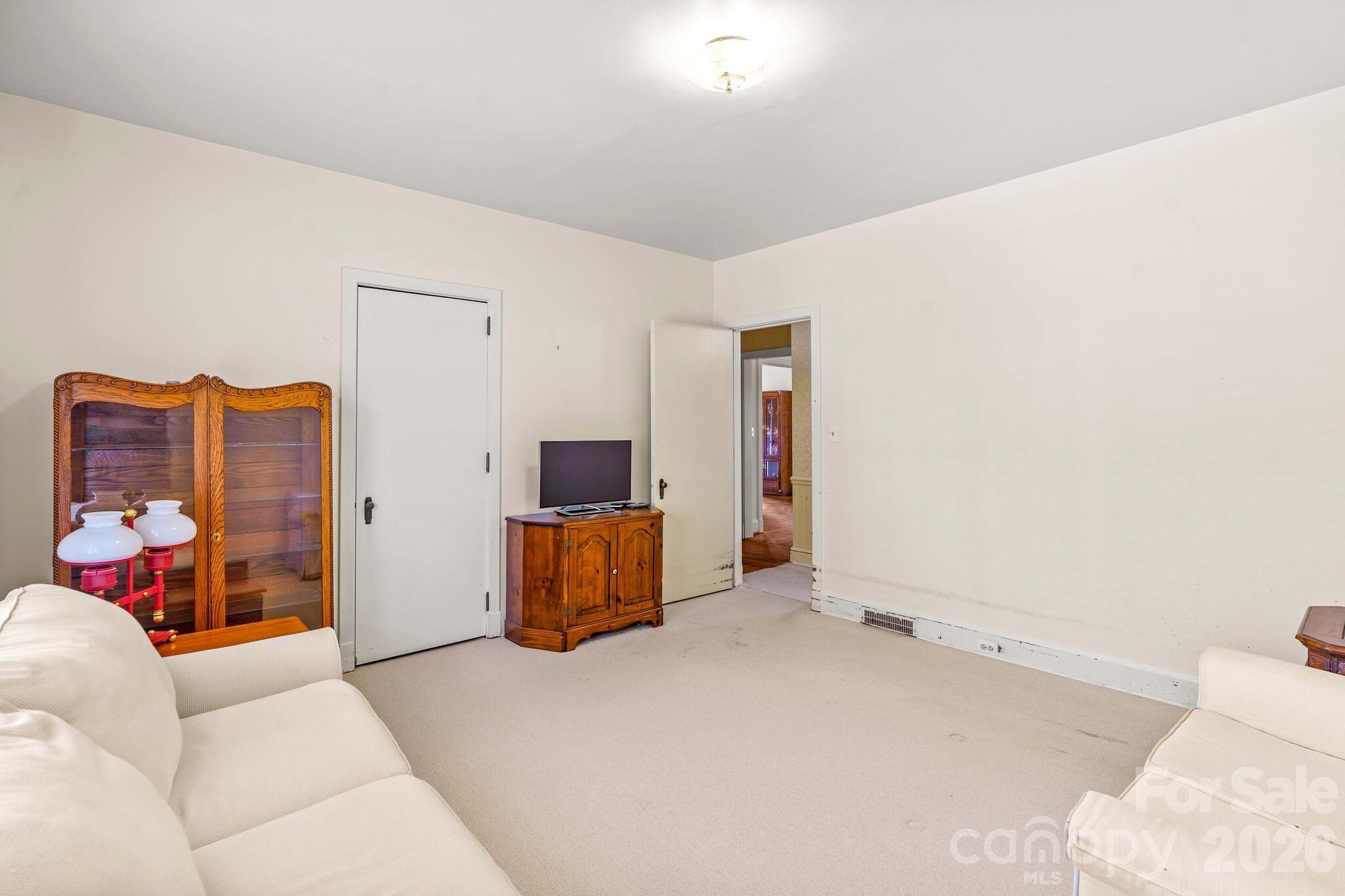 725 Mocksville Avenue — Salisbury