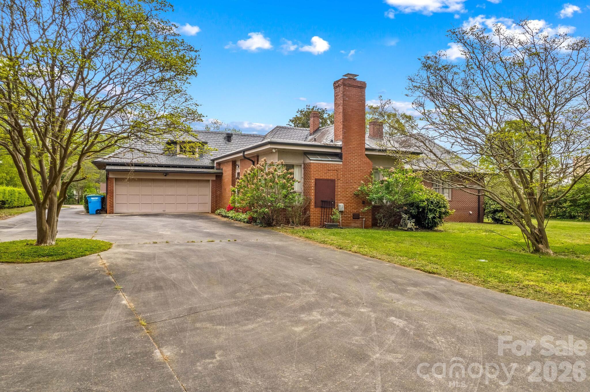 725 Mocksville Avenue — Salisbury
