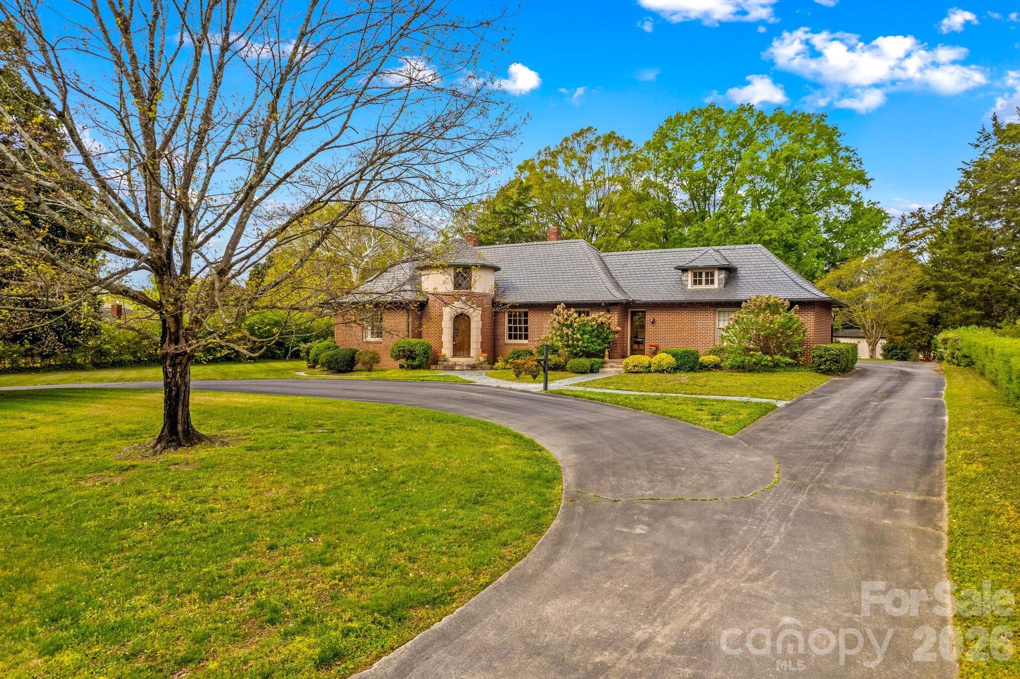 725 Mocksville Avenue — Salisbury