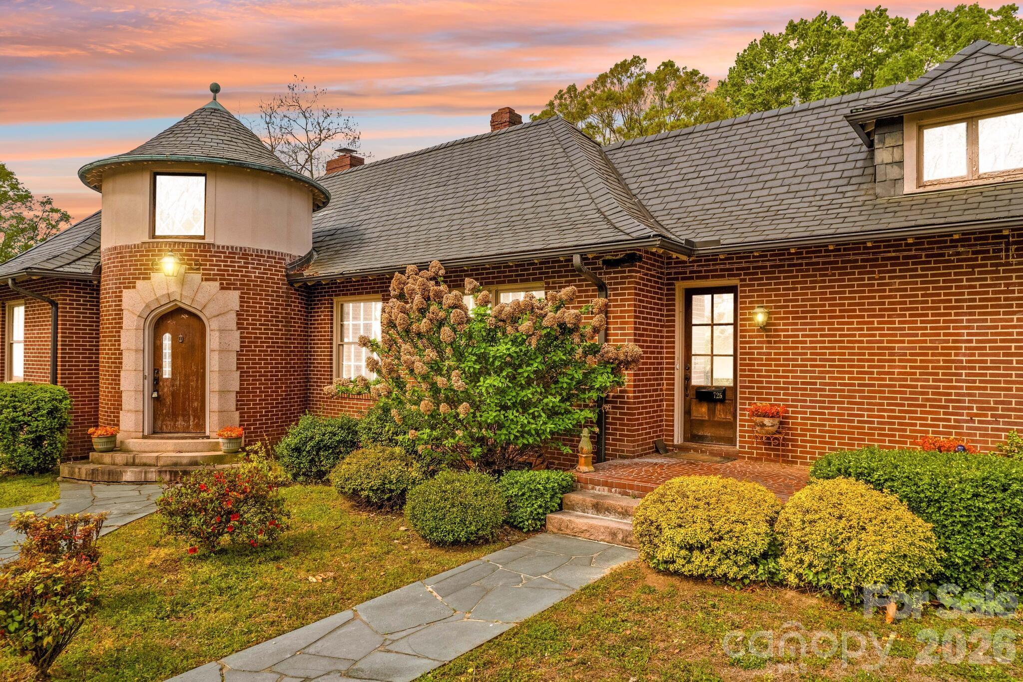 725 Mocksville Avenue — Salisbury
