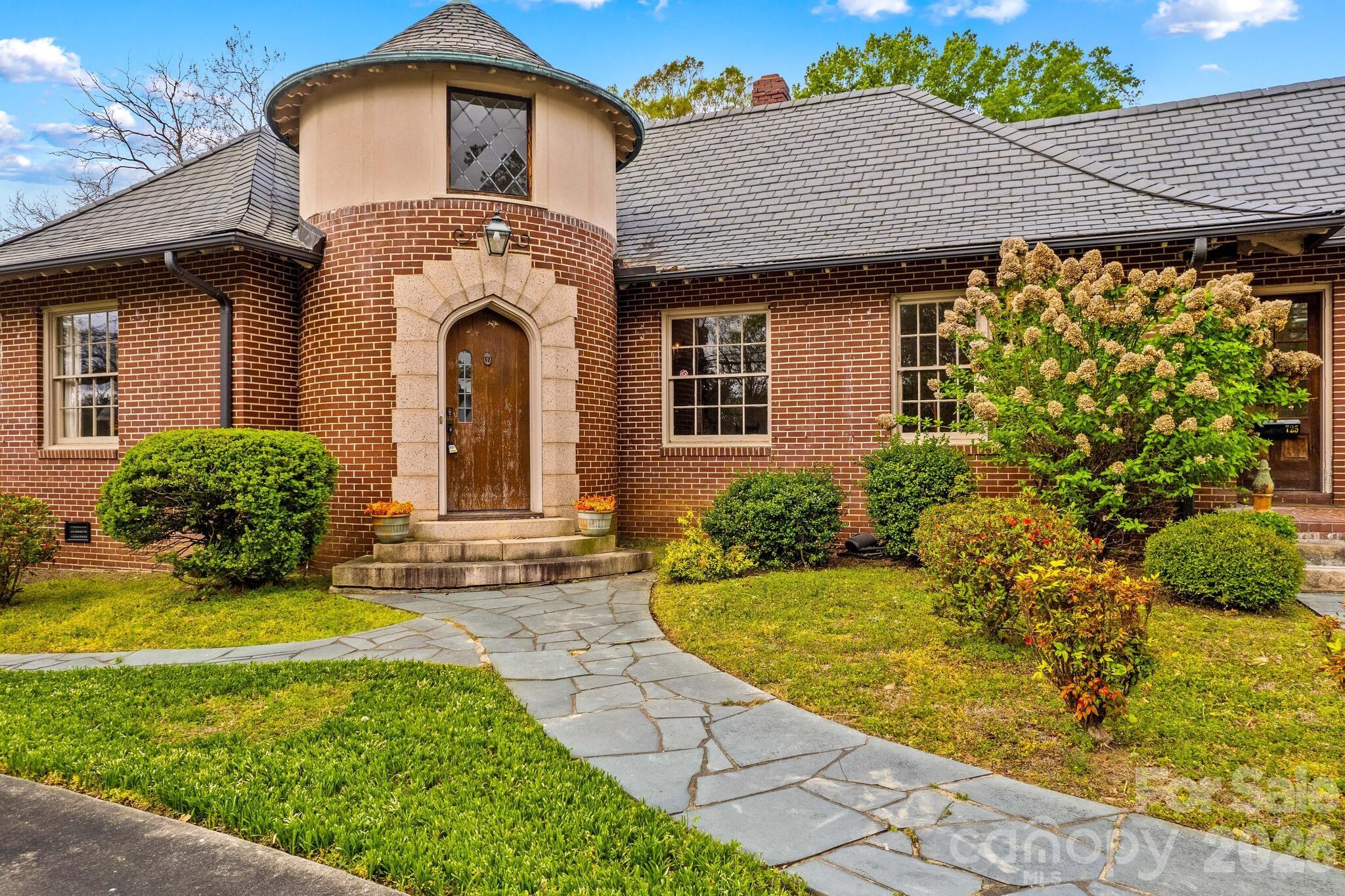 725 Mocksville Avenue — Salisbury