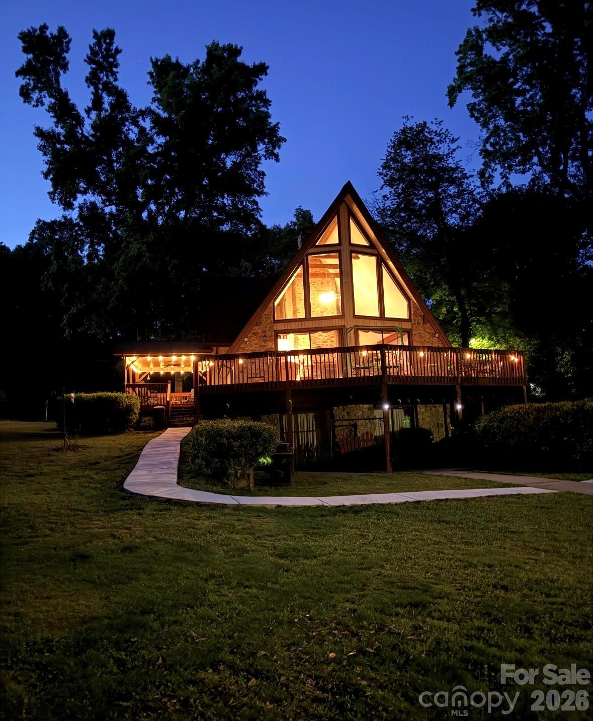 2912 Waterside Drive — Shelby