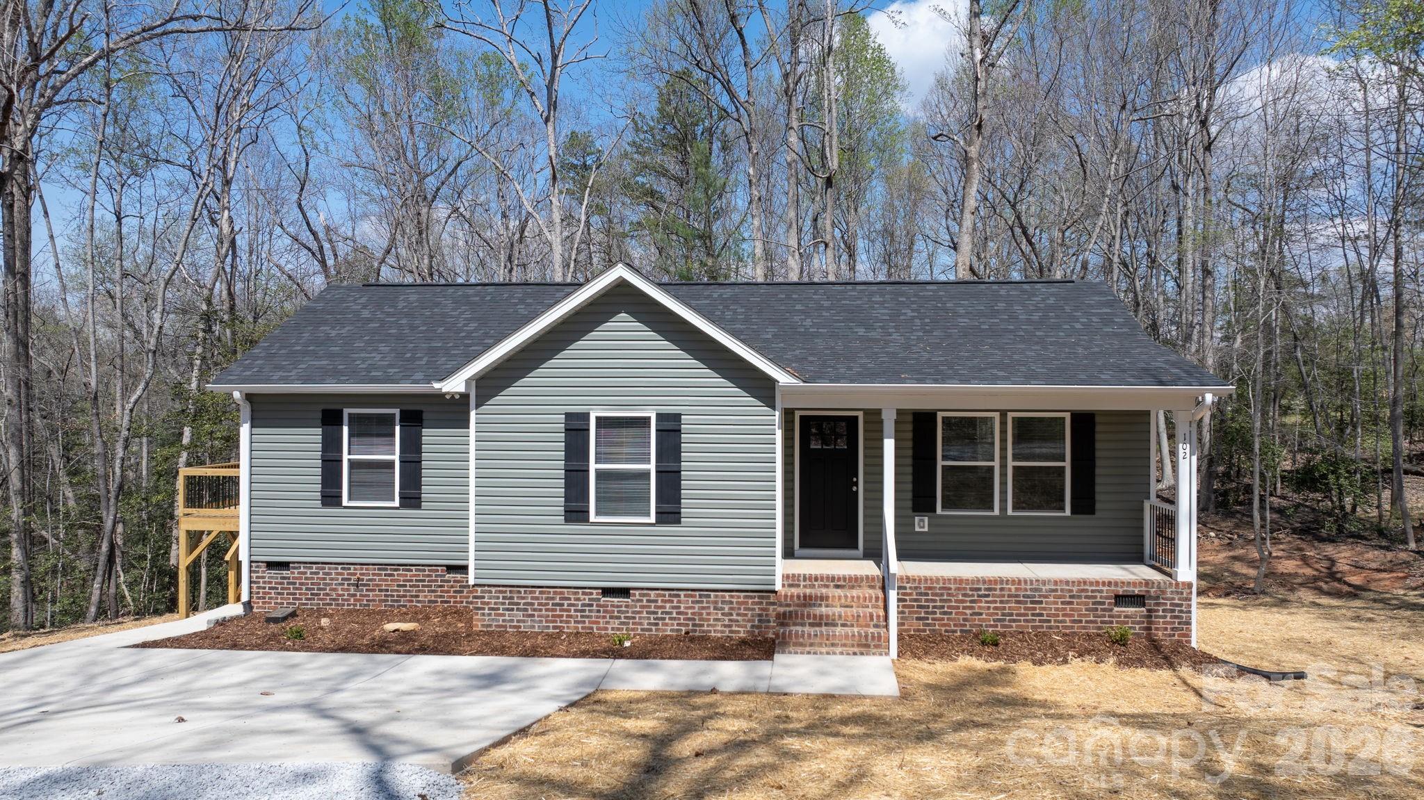 102 Kitchings Drive — Valdese