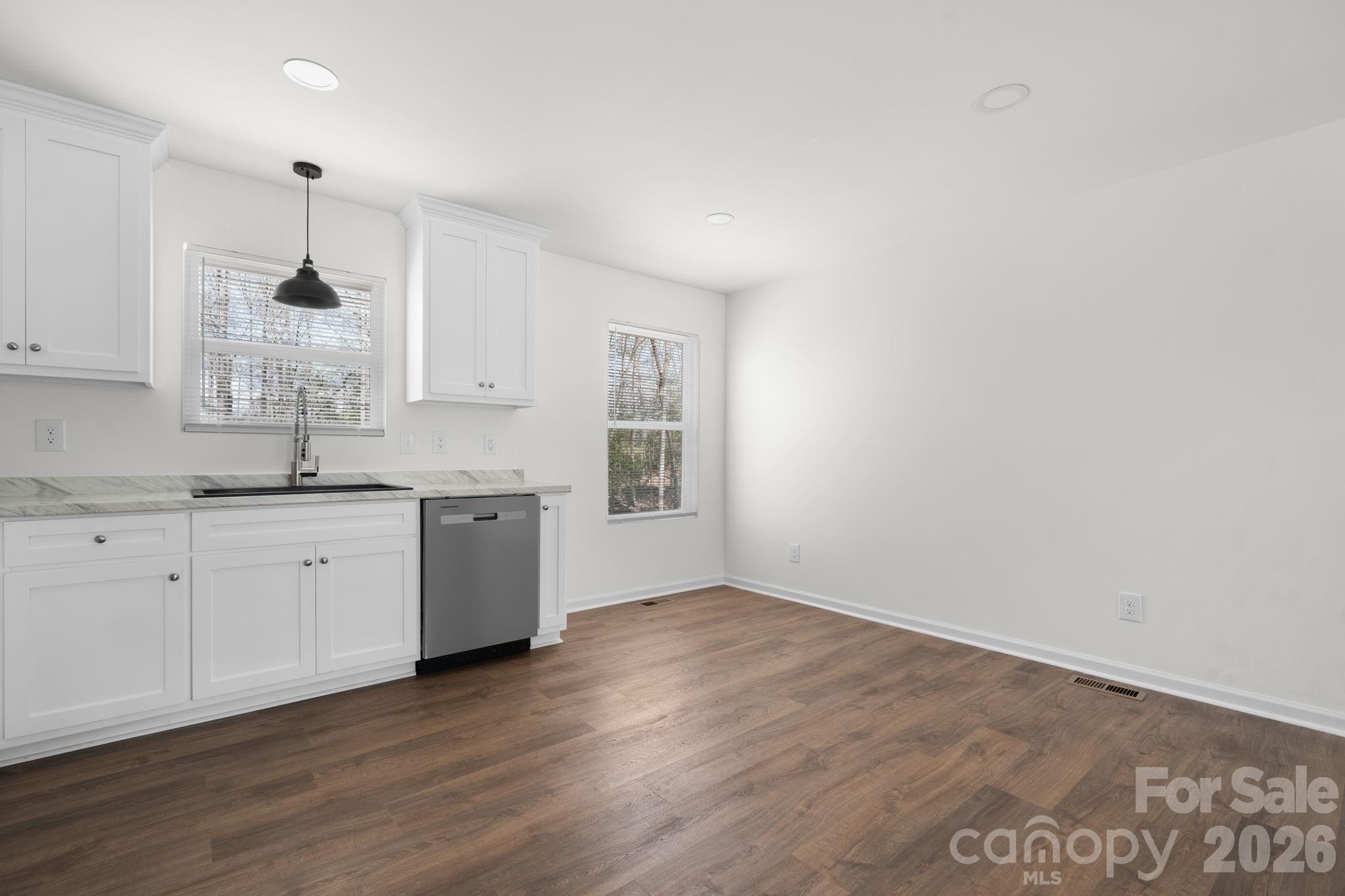 102 Kitchings Drive — Valdese
