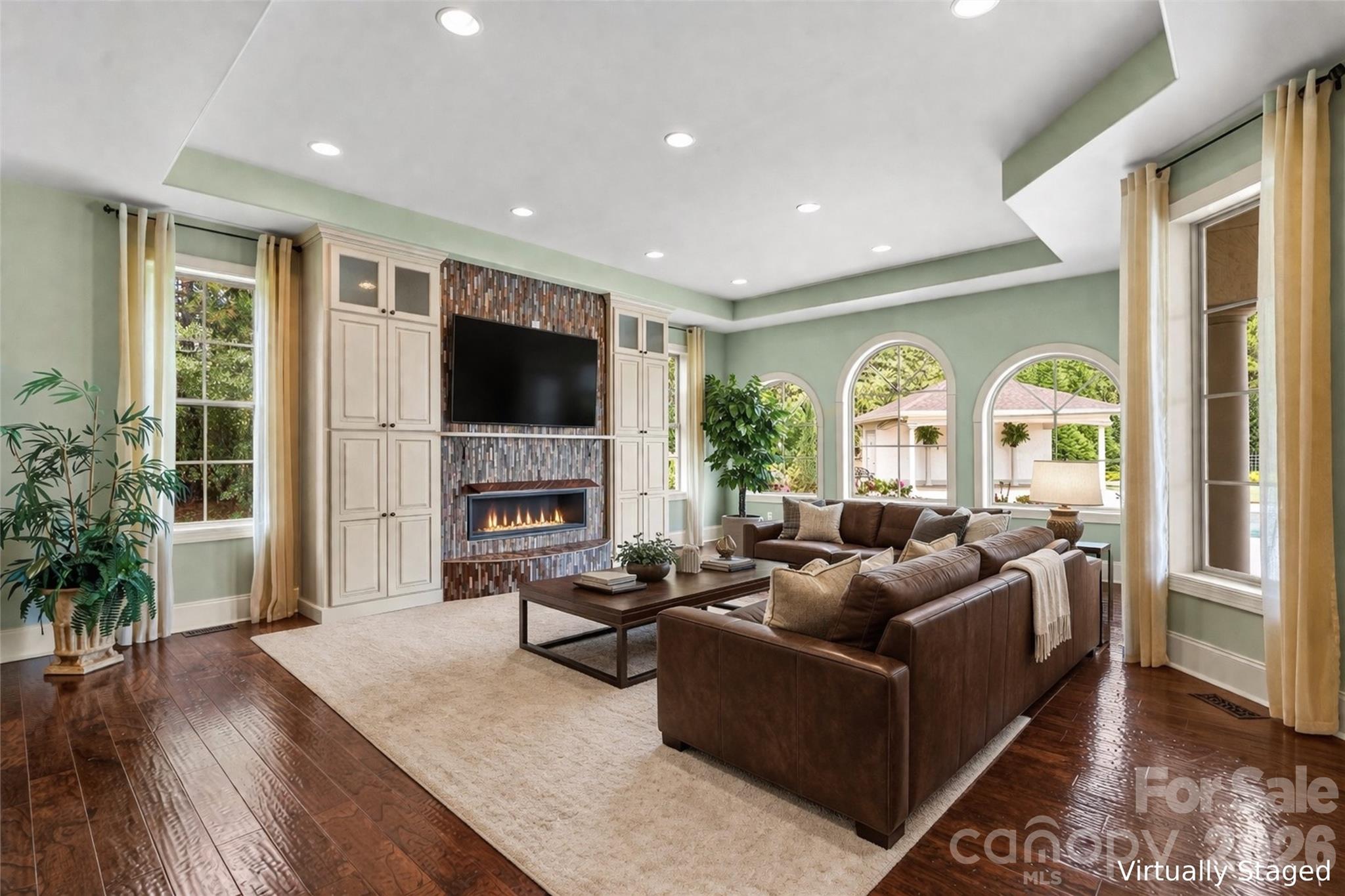 220 Fincher Road — Pauline