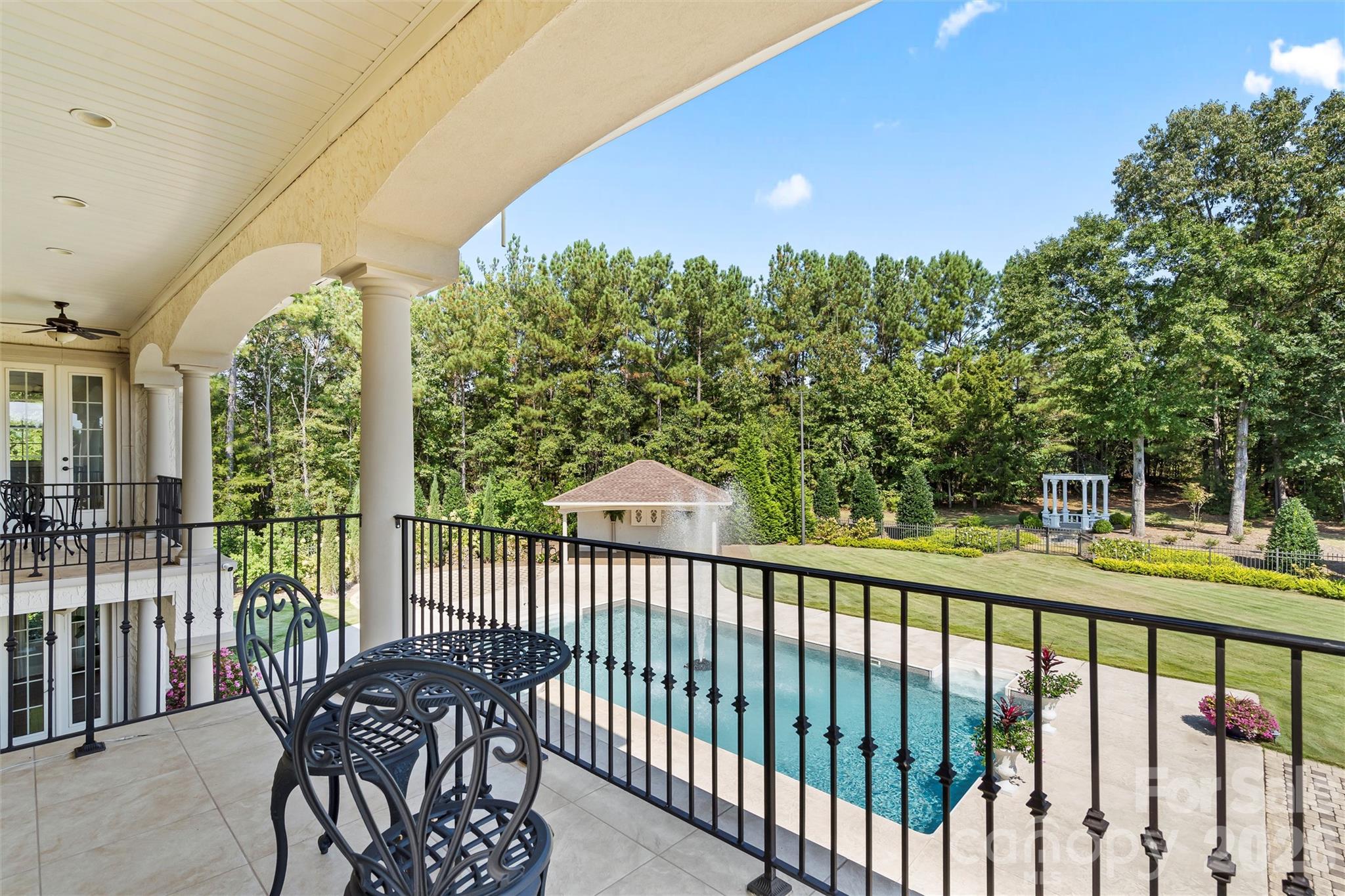 220 Fincher Road — Pauline