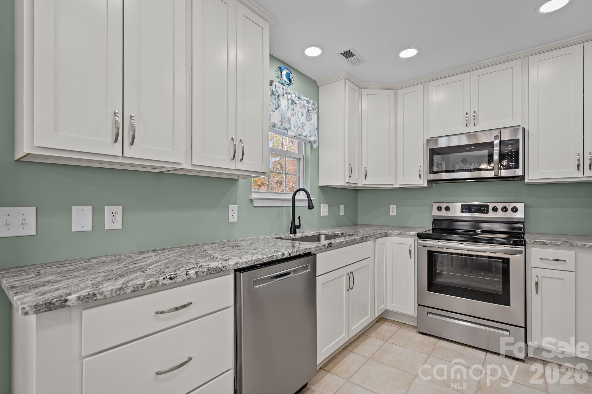 137 NE 4th Street — Oak Island