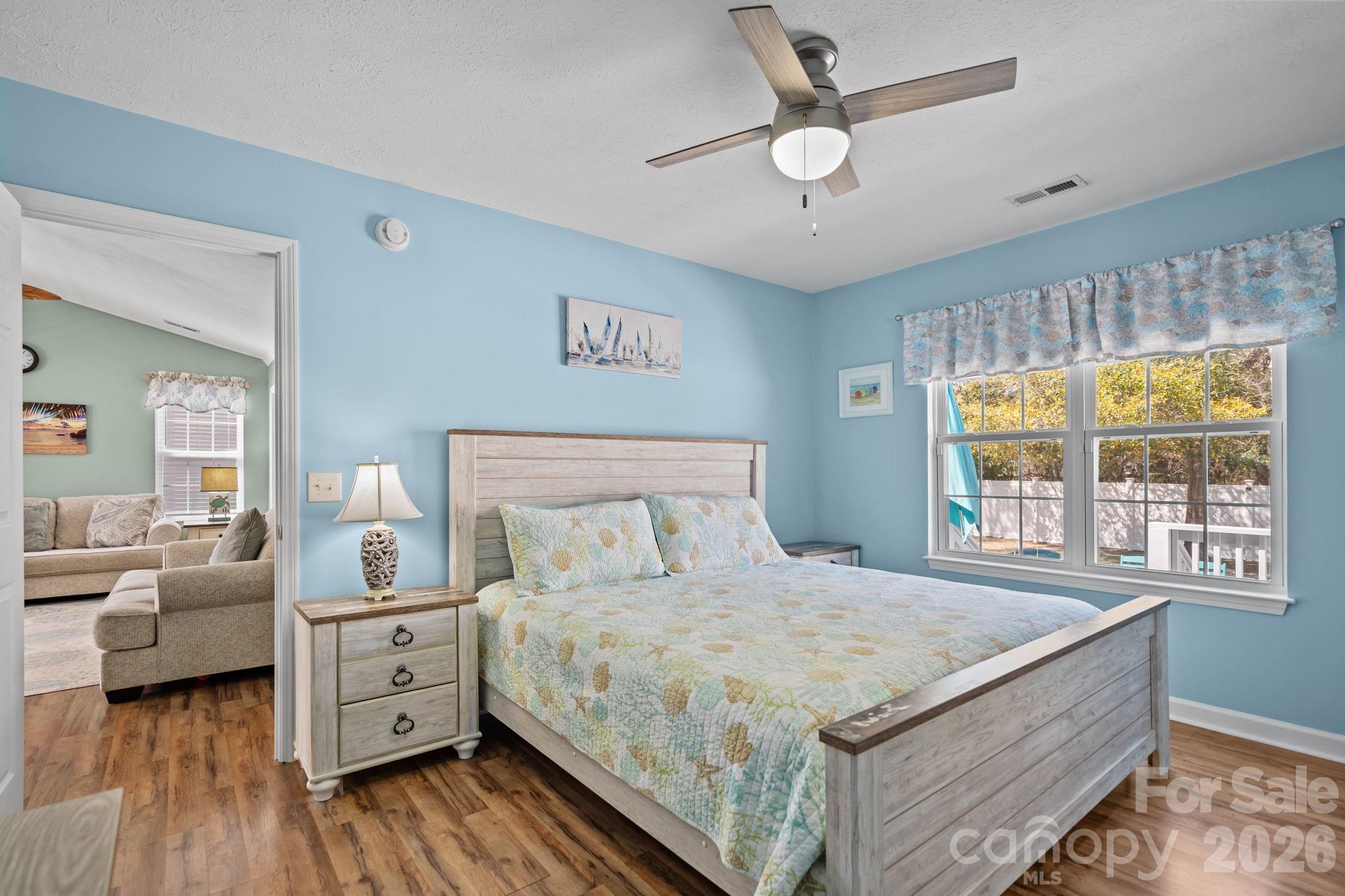 137 NE 4th Street — Oak Island