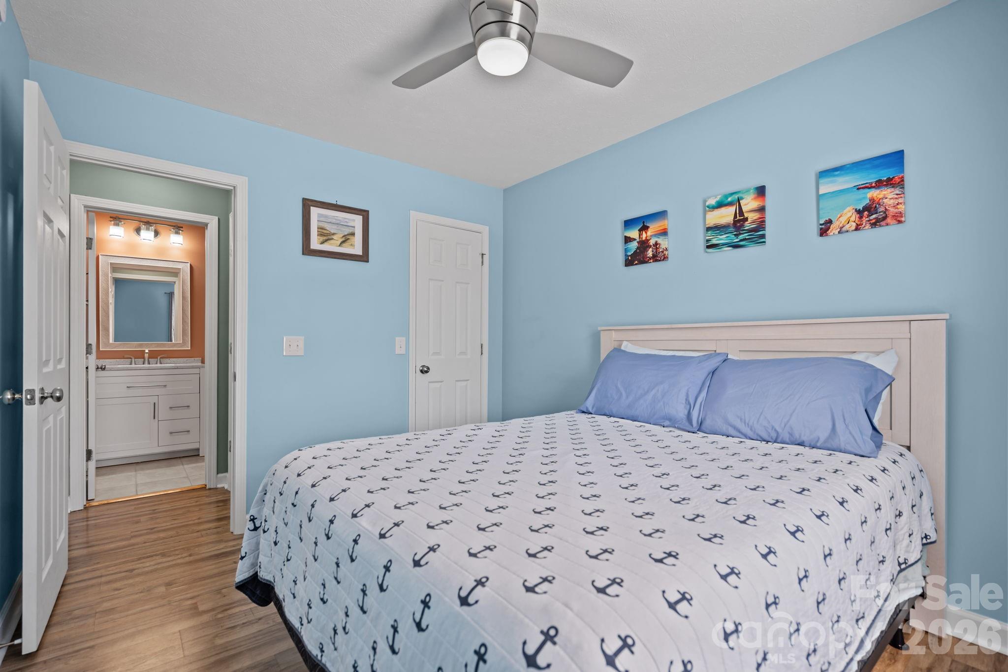 137 NE 4th Street — Oak Island