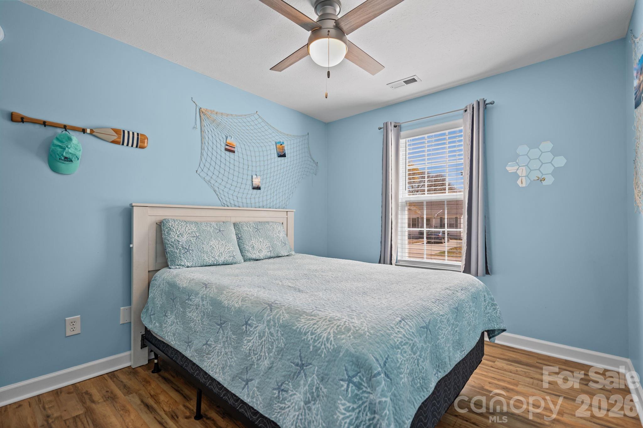 137 NE 4th Street — Oak Island