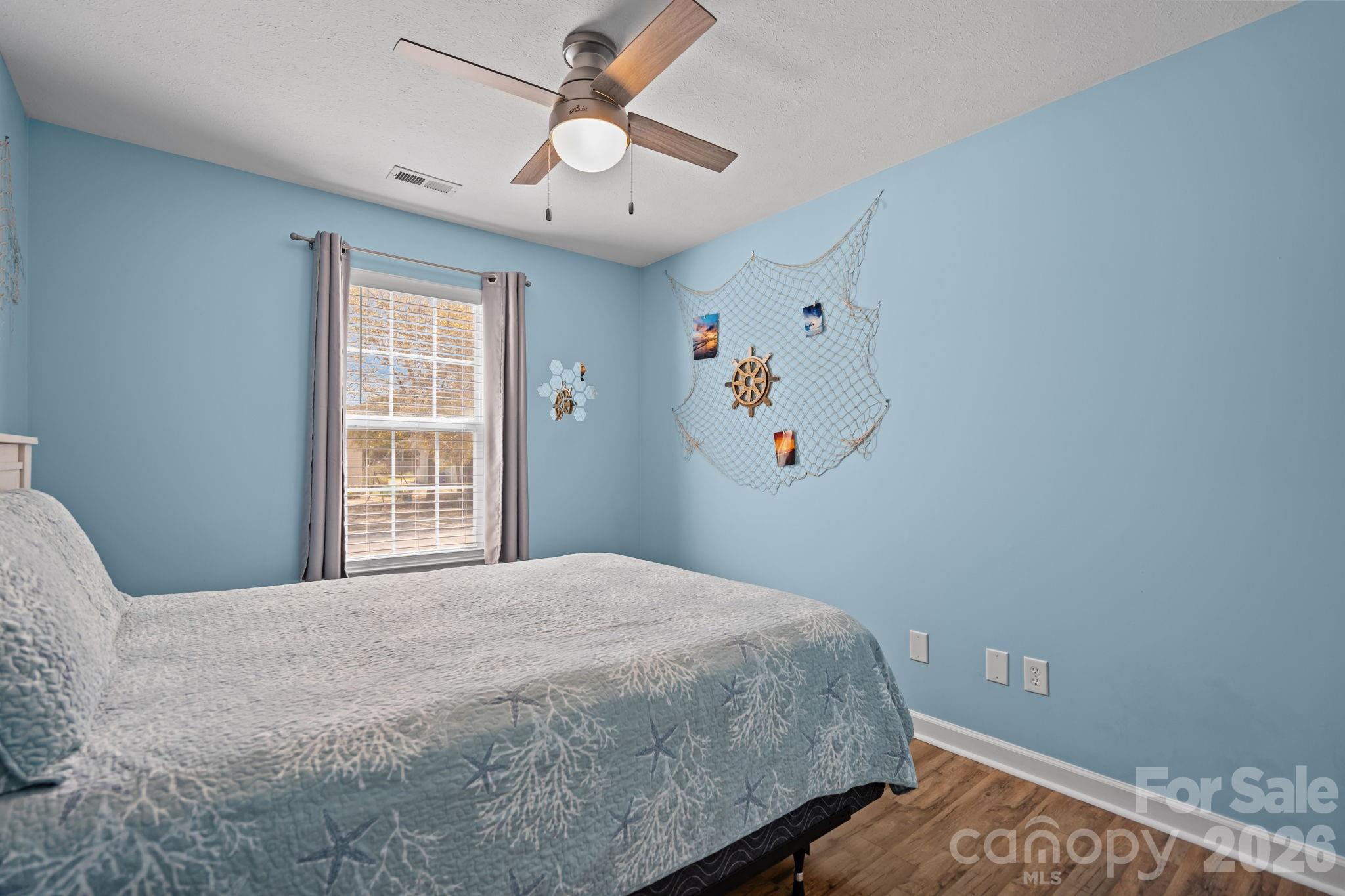 137 NE 4th Street — Oak Island