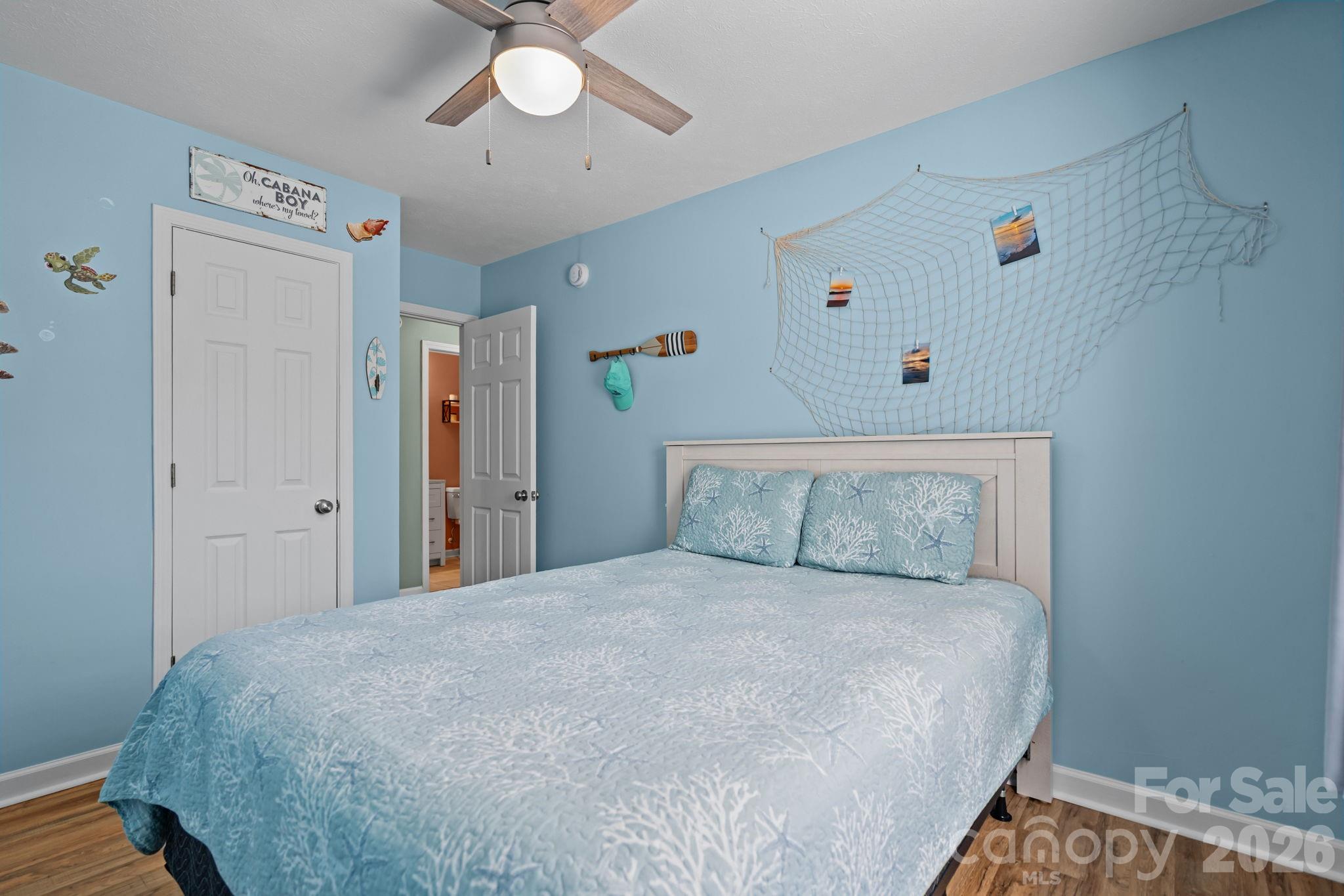 137 NE 4th Street — Oak Island