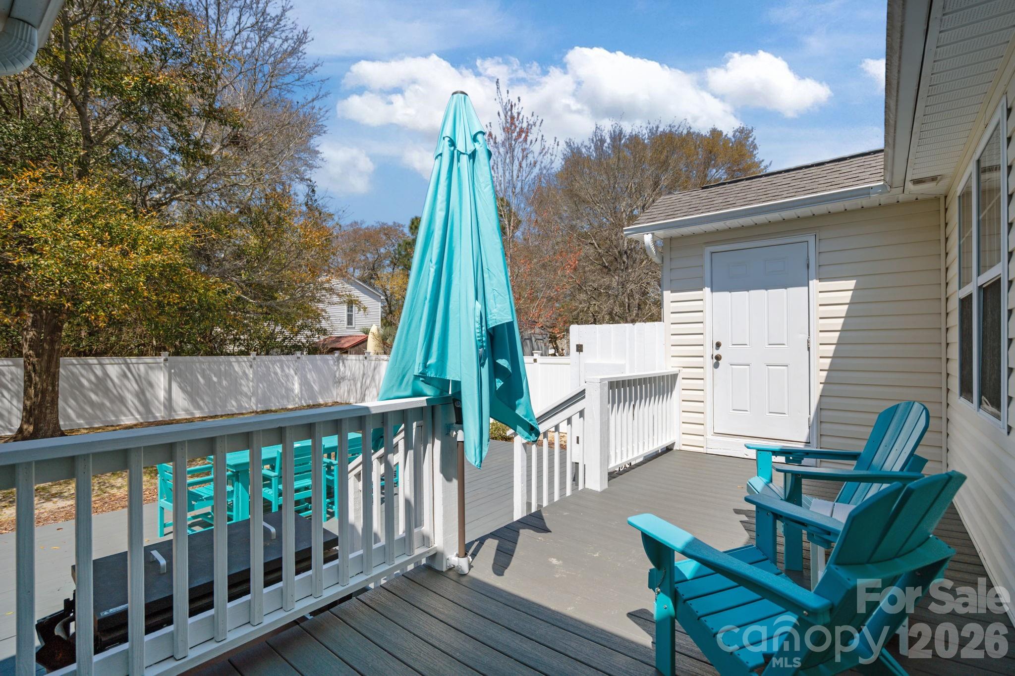 137 NE 4th Street — Oak Island
