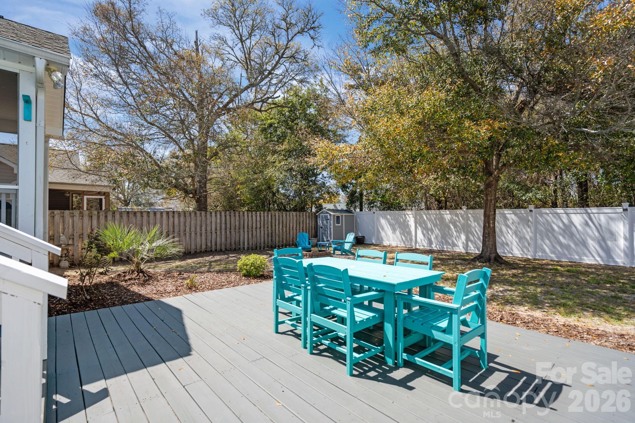 137 NE 4th Street — Oak Island