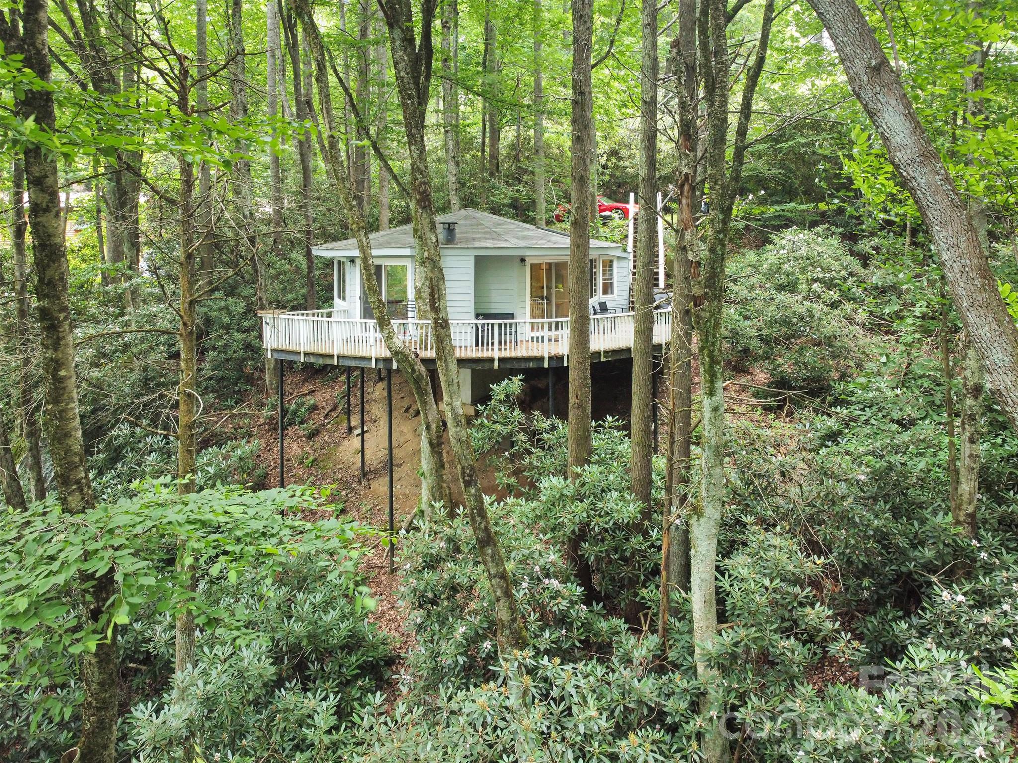 560 Laurel Ridge Road — Banner Elk