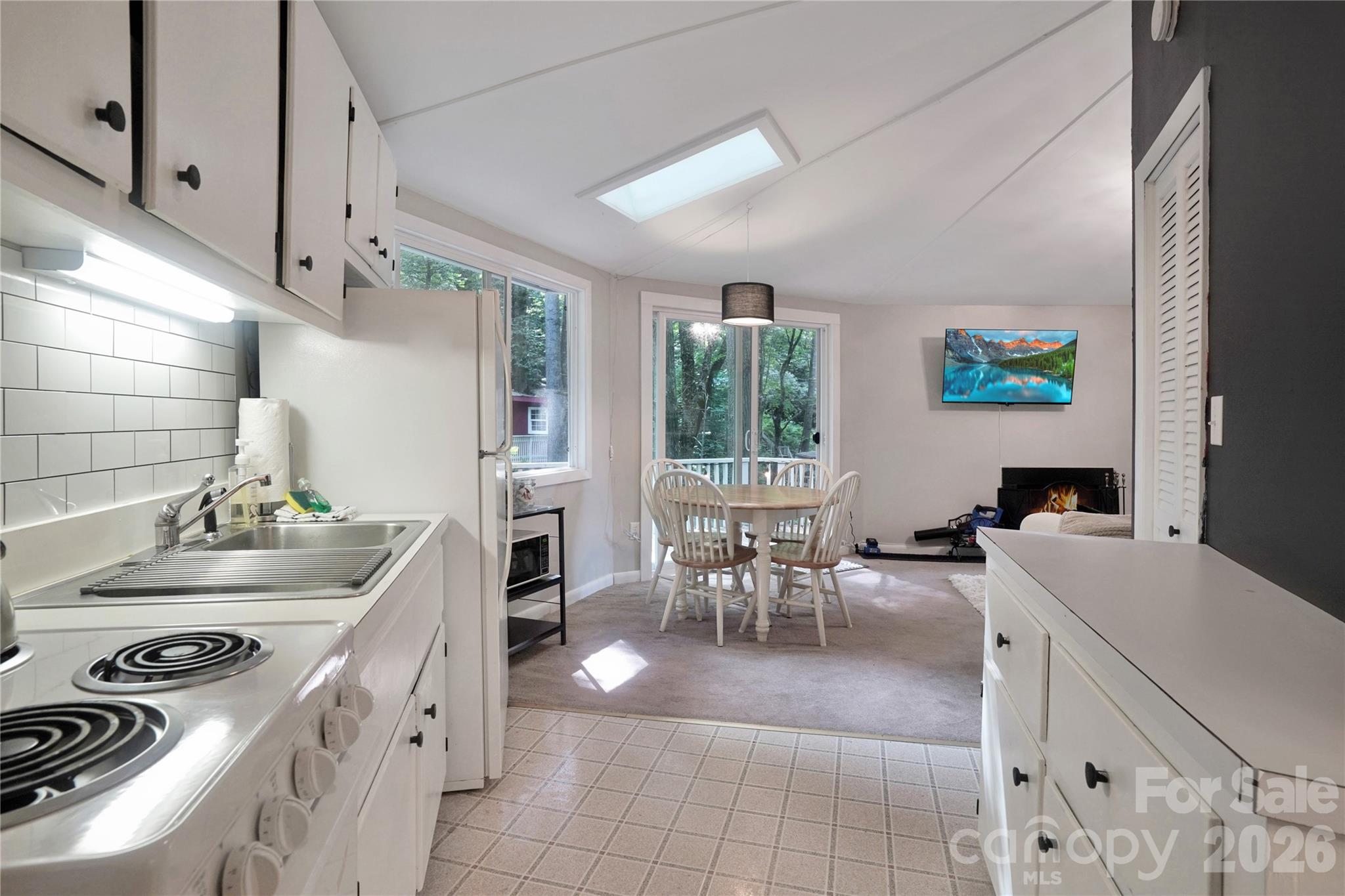 560 Laurel Ridge Road — Banner Elk
