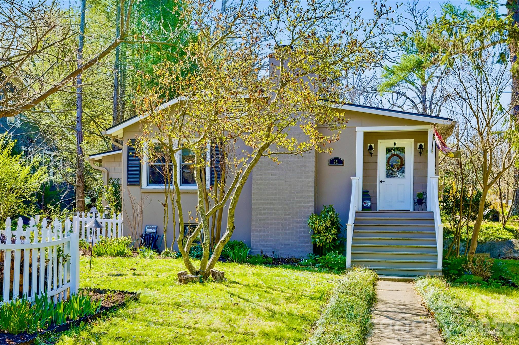 261 Forest Hill Drive — Asheville