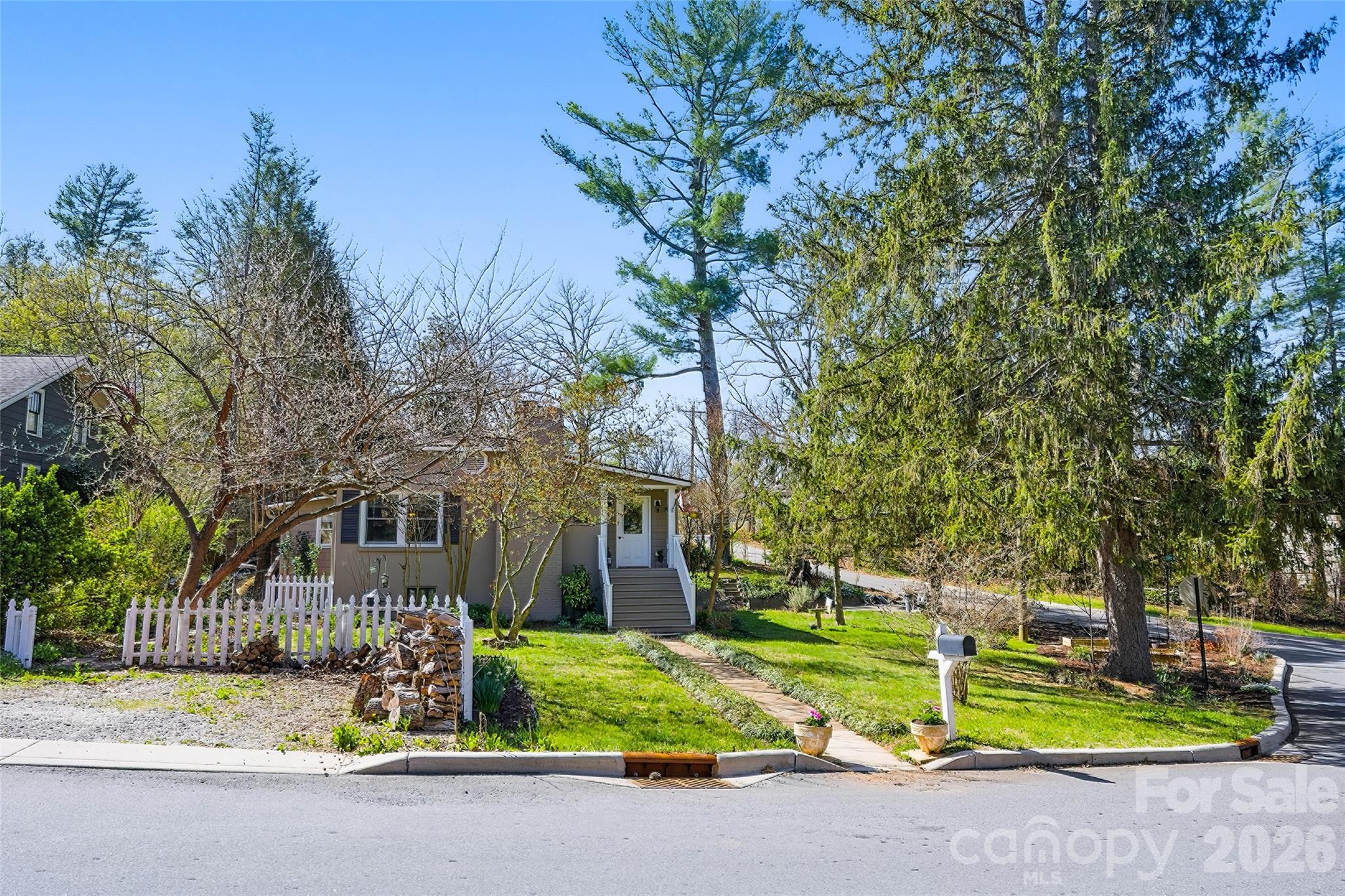 261 Forest Hill Drive — Asheville