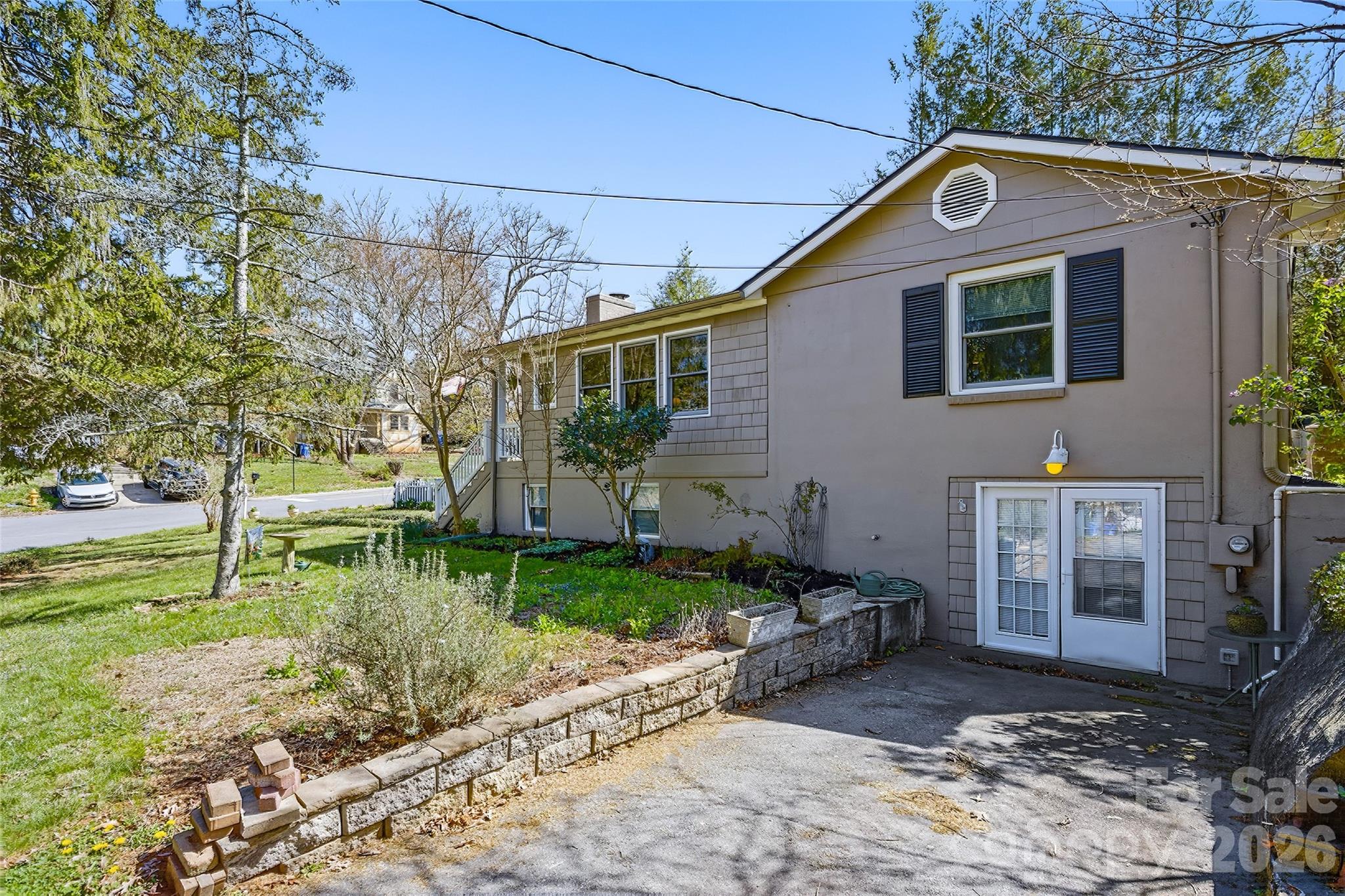 261 Forest Hill Drive — Asheville