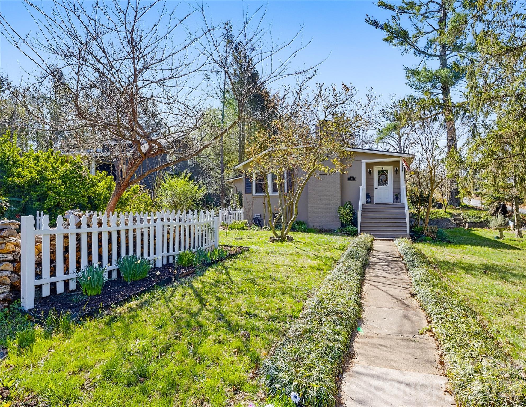 261 Forest Hill Drive — Asheville