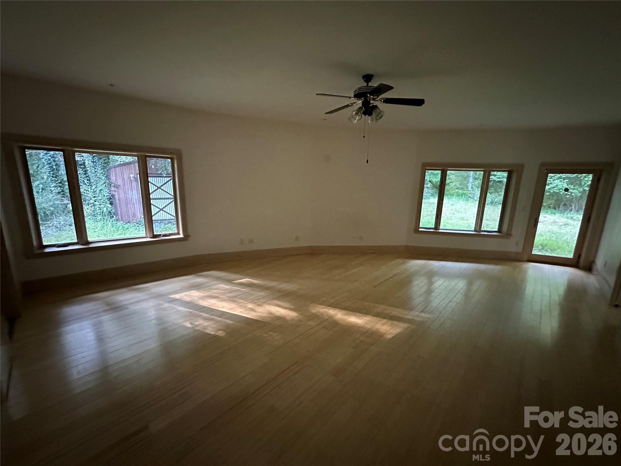 2905 Kanuga Road — Hendersonville