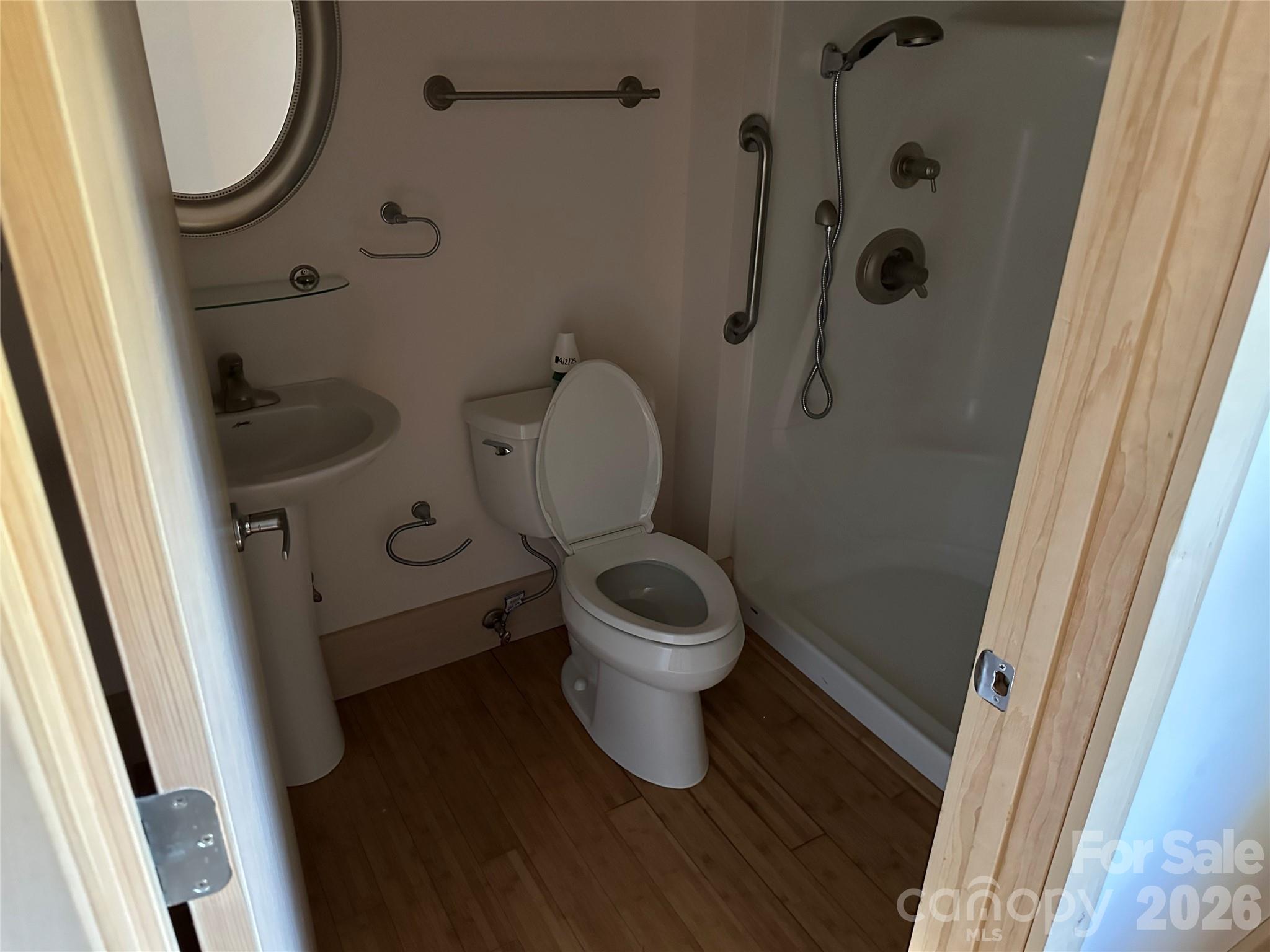 2905 Kanuga Road — Hendersonville