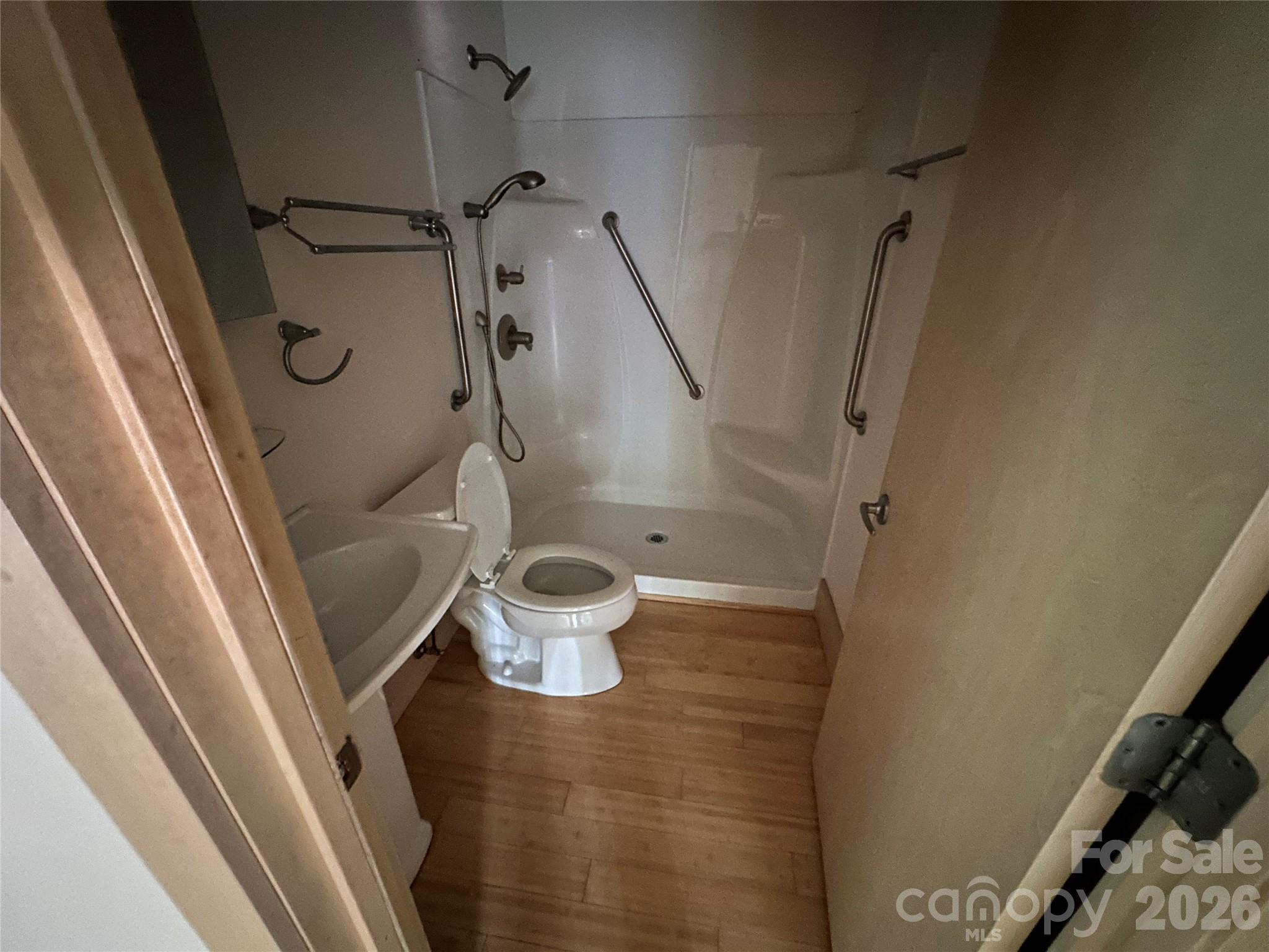 2905 Kanuga Road — Hendersonville