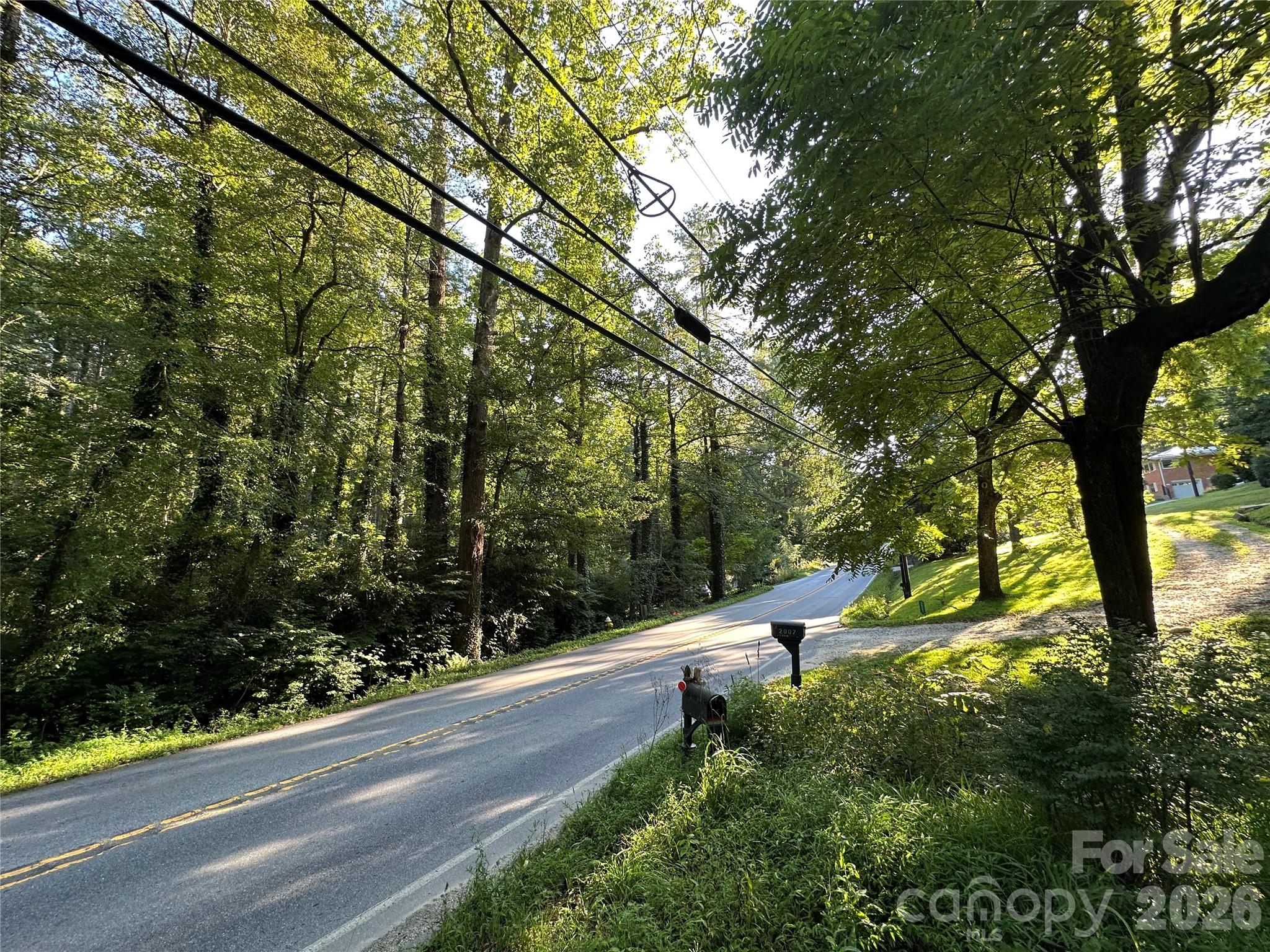 2905 Kanuga Road — Hendersonville