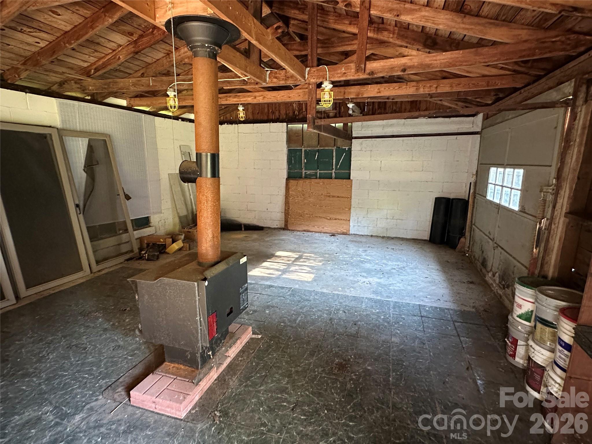 2905 Kanuga Road — Hendersonville