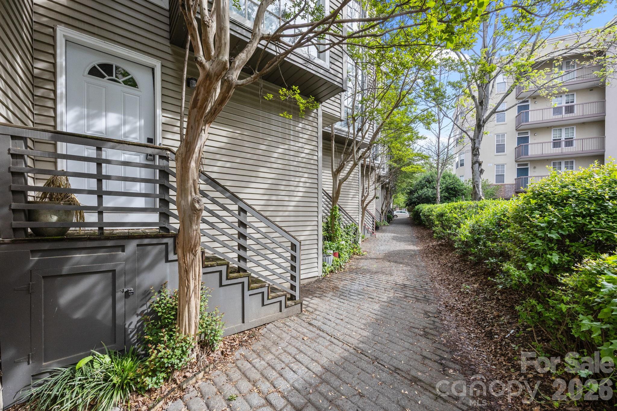 415 W 7th Street #H — Charlotte
