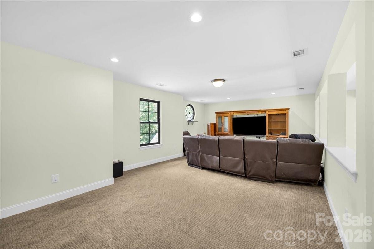 1194 99 Island Road — Blacksburg