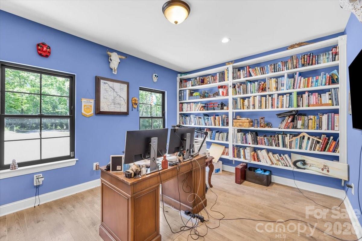 1194 99 Island Road — Blacksburg