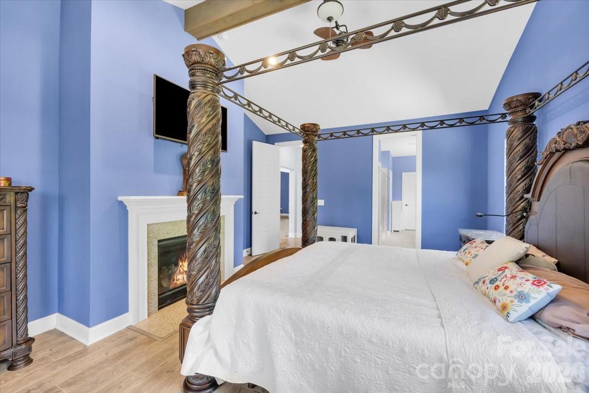 1194 99 Island Road — Blacksburg