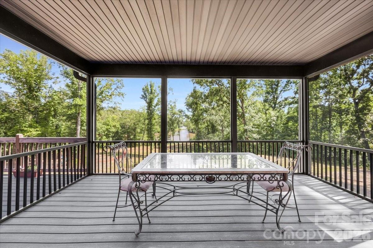 1194 99 Island Road — Blacksburg
