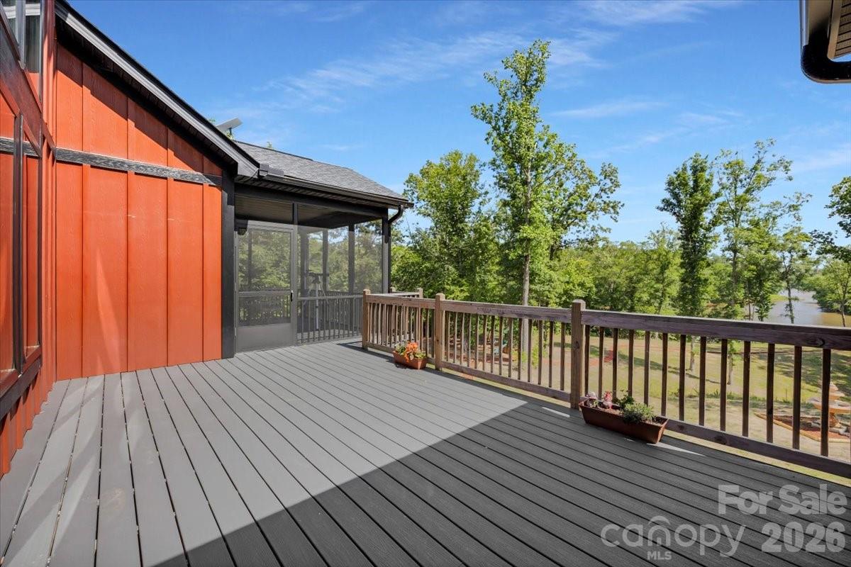 1194 99 Island Road — Blacksburg