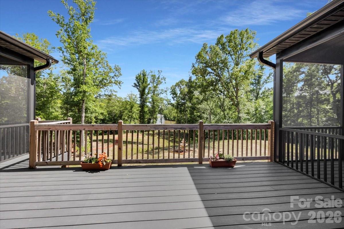 1194 99 Island Road — Blacksburg