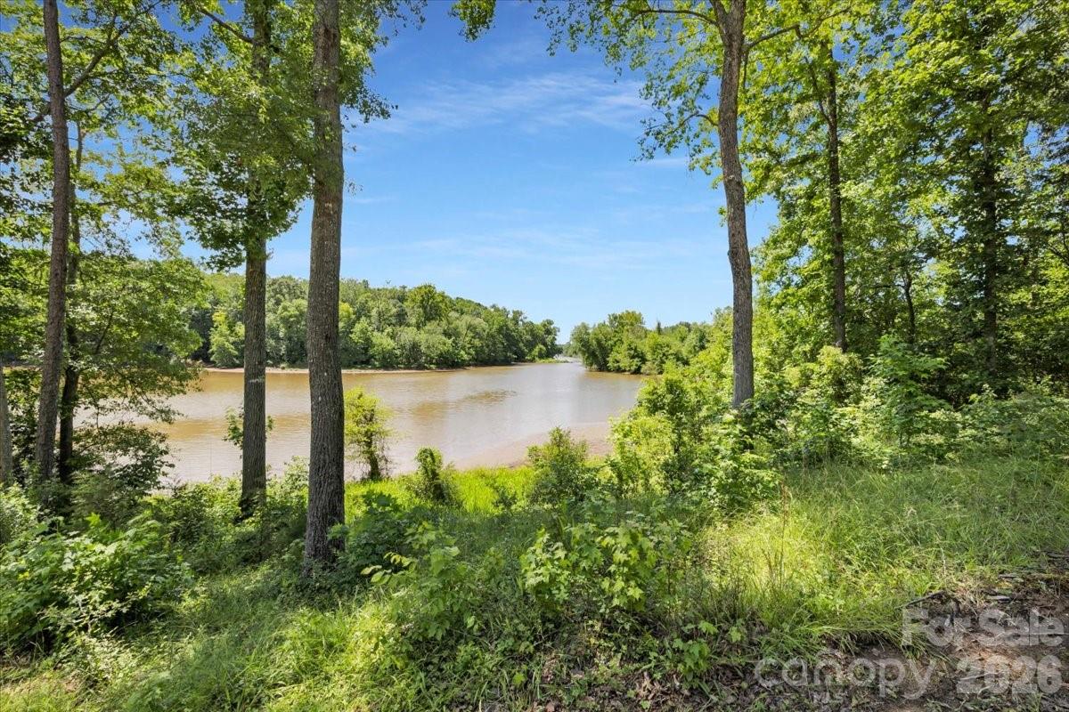 1194 99 Island Road — Blacksburg