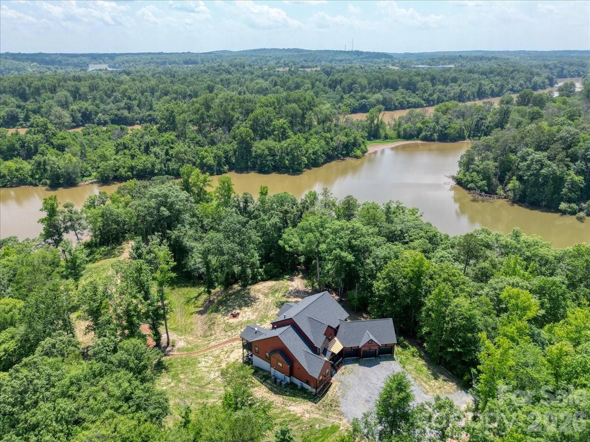 1194 99 Island Road — Blacksburg
