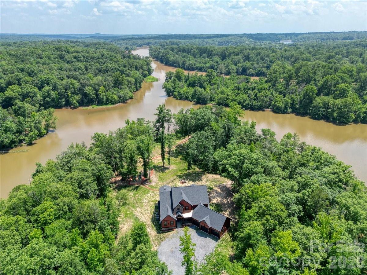 1194 99 Island Road — Blacksburg